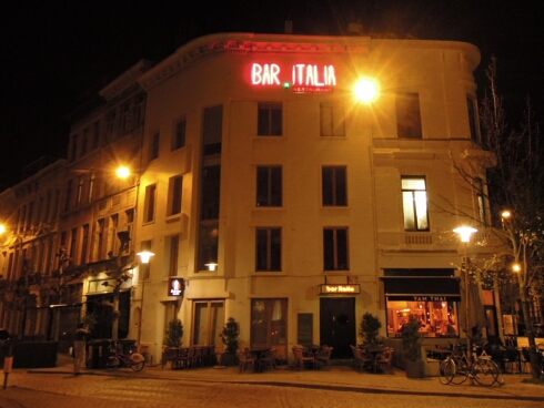 Bar Italia, Anvers